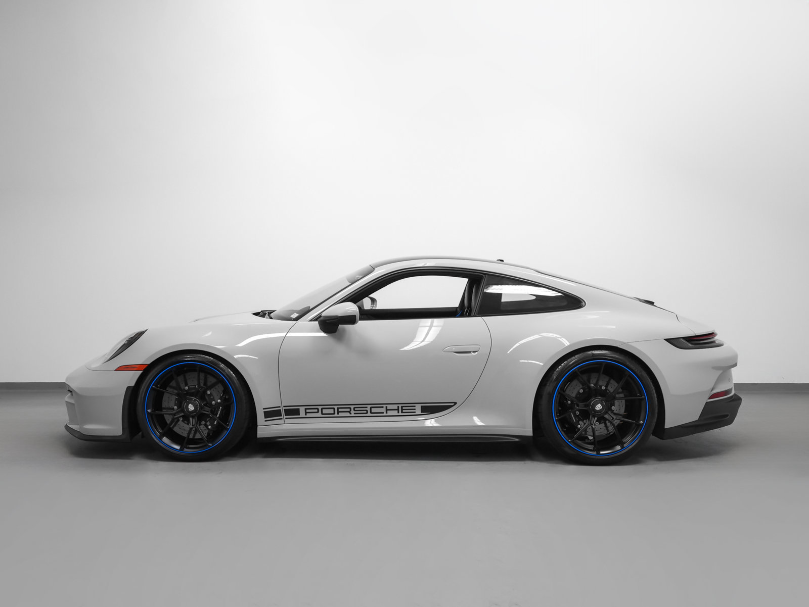 Used 2022 Porsche 911 GT3 RWD image 2