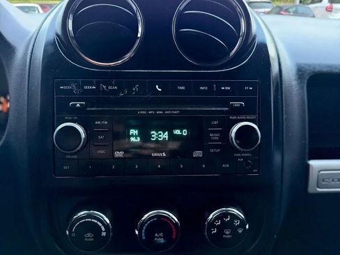Used 2017 Jeep Compass Sport FWD image 17