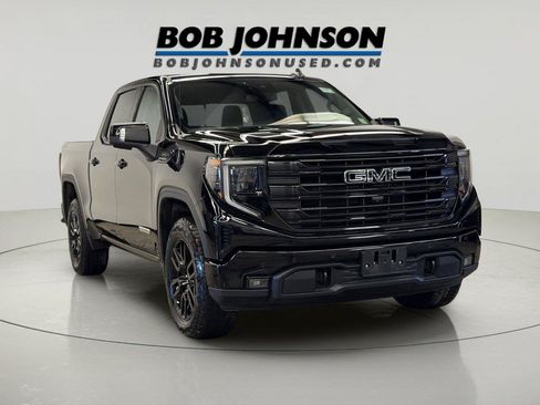 Used 2025 GMC Sierra 1500 Elevation w/ Preferred Package AWD/4WD image 3