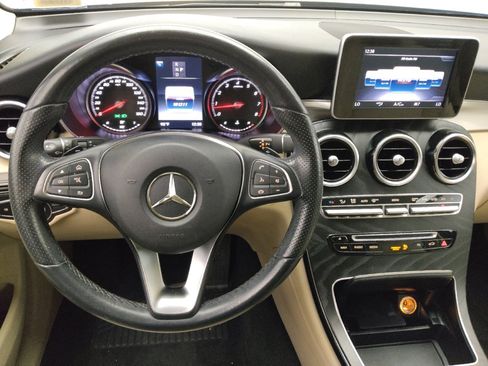 Used 2019 Mercedes-Benz GLC 300 image 22