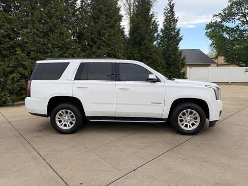 Used 2017 GMC Yukon SLT w/ Open Road Package image 11