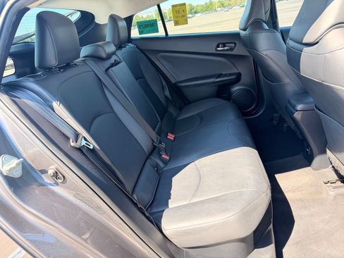 Used 2018 Toyota Prius Four Touring FWD image 15