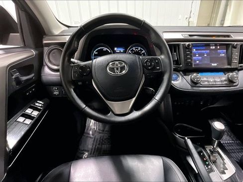 Used 2018 Toyota RAV4 Limited AWD/4WD image 5