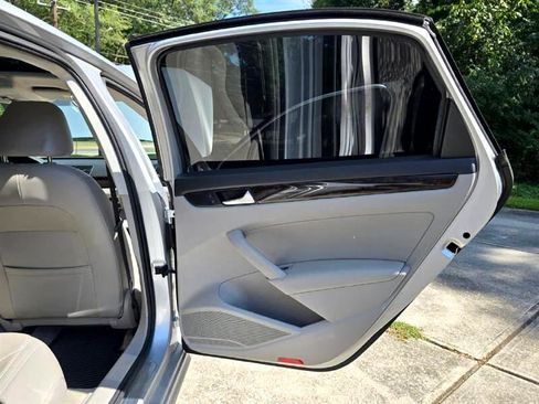 Used 2014 Volkswagen Passat TDI SEL Premium image 14