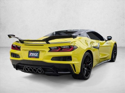 Used 2024 Chevrolet Corvette Z06 RWD image 5