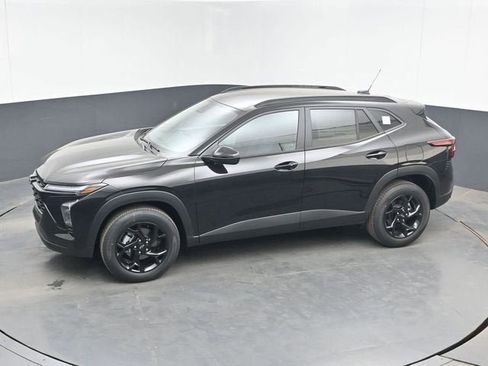 New 2026 Chevrolet Trax LT w/ Driver Confidence Package FWD image 34