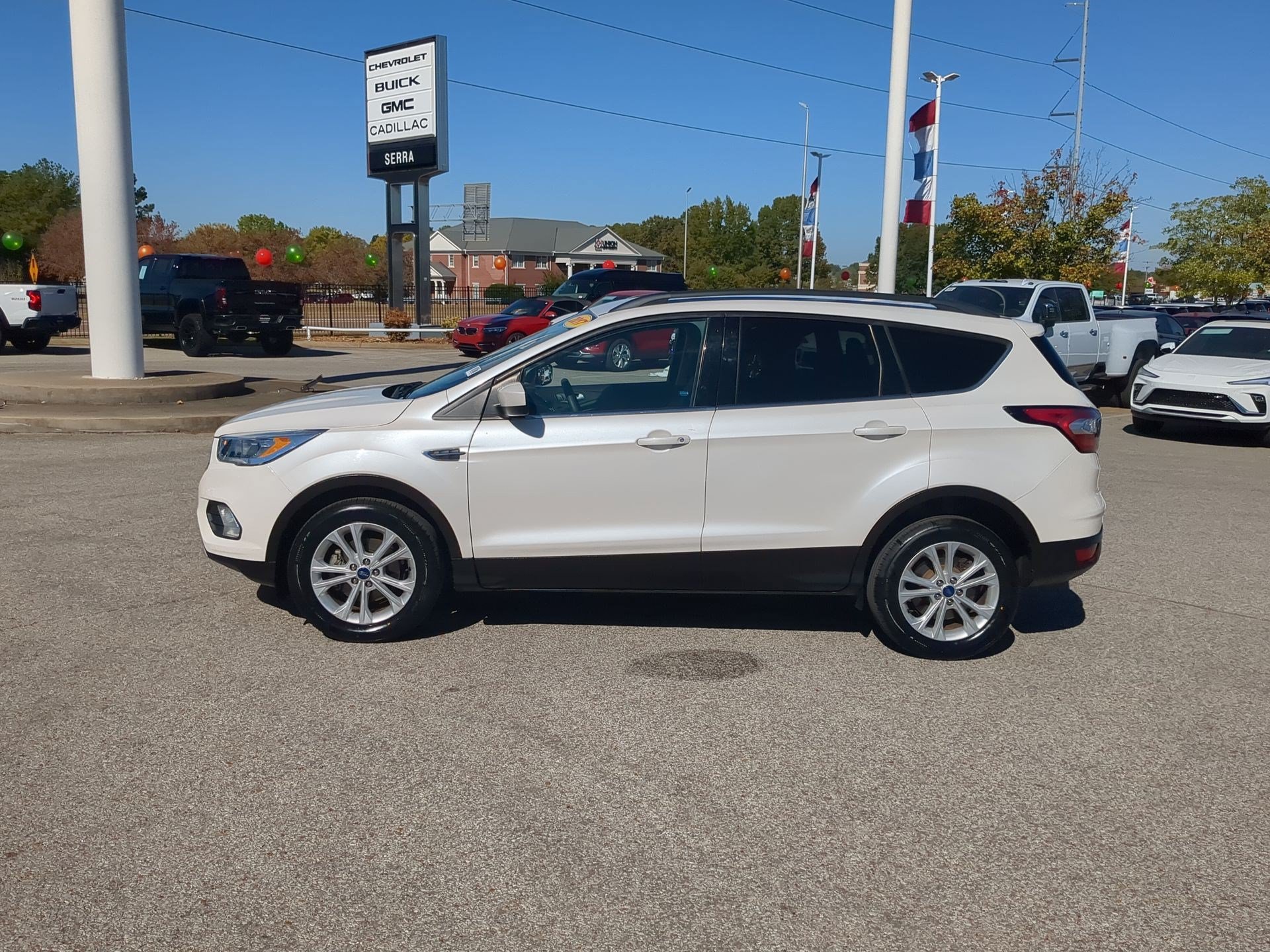 Used 2017 Ford Escape SE w/ Equipment Group 201A FWD image 5