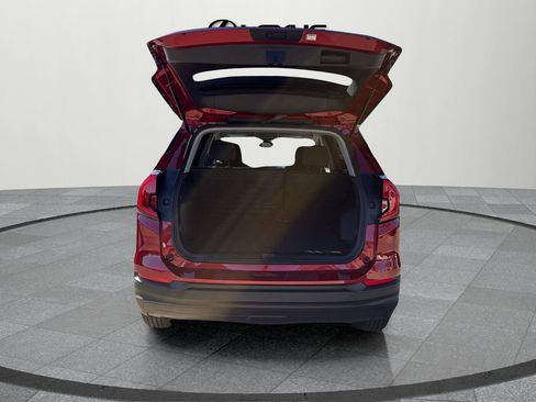 Used 2024 GMC Terrain SLE image 15