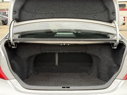 Used 2013 Toyota Camry LE FWD image 28