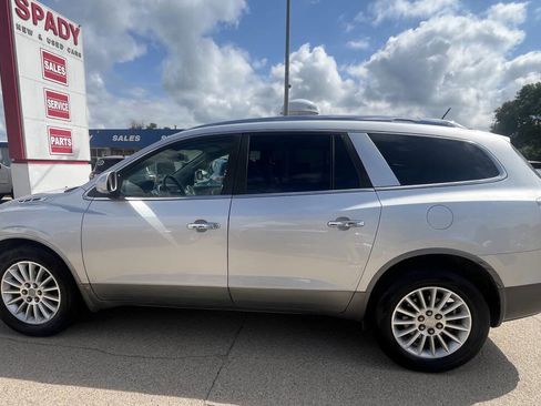 Used 2009 Buick Enclave CXL image 11