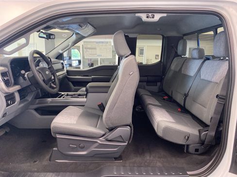New 2026 Ford F250 XLT w/ FX4 Off-Road Package AWD/4WD image 12