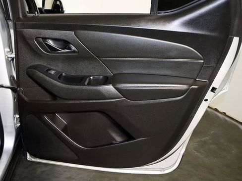 Used 2019 Chevrolet Traverse LT image 32