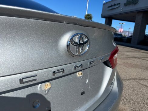 Used 2018 Toyota Camry SE image 24