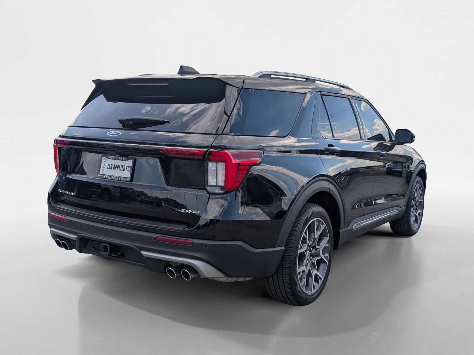 Used 2025 Ford Explorer Platinum w/ Ultimate Package AWD/4WD image 6