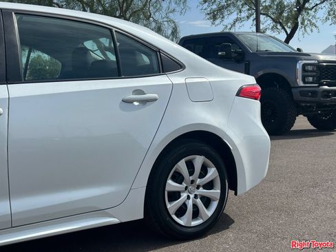 Certified 2025 Toyota Corolla LE FWD image 10