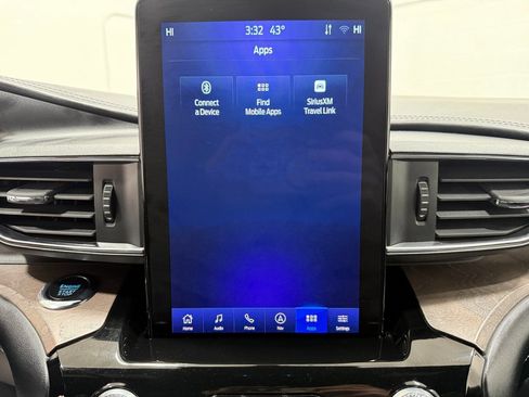 Used 2023 Ford Explorer Platinum w/ Technology Package image 17