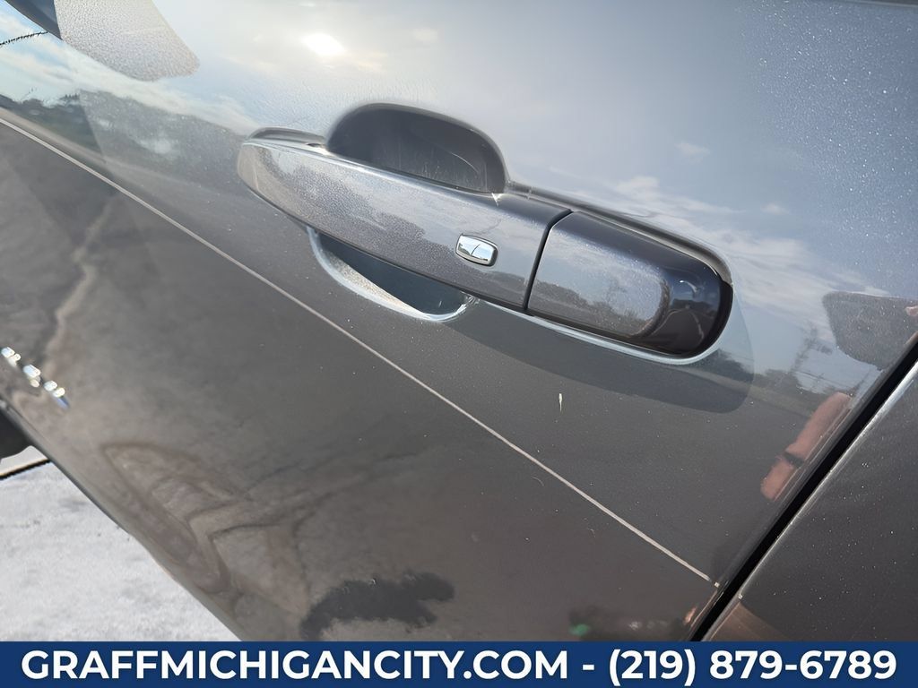Used 2023 Chevrolet Equinox LT w/ Driver Convenience Package AWD/4WD image 37