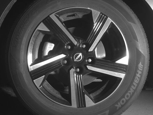 Used 2025 Nissan Sentra SV image 12