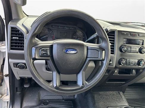 Used 2017 Ford F550 2WD Regular Cab Super Duty image 11
