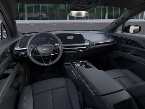 New 2025 Cadillac Lyriq Luxury RWD image 18
