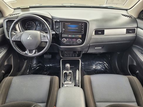 Used 2018 Mitsubishi Outlander SE image 13