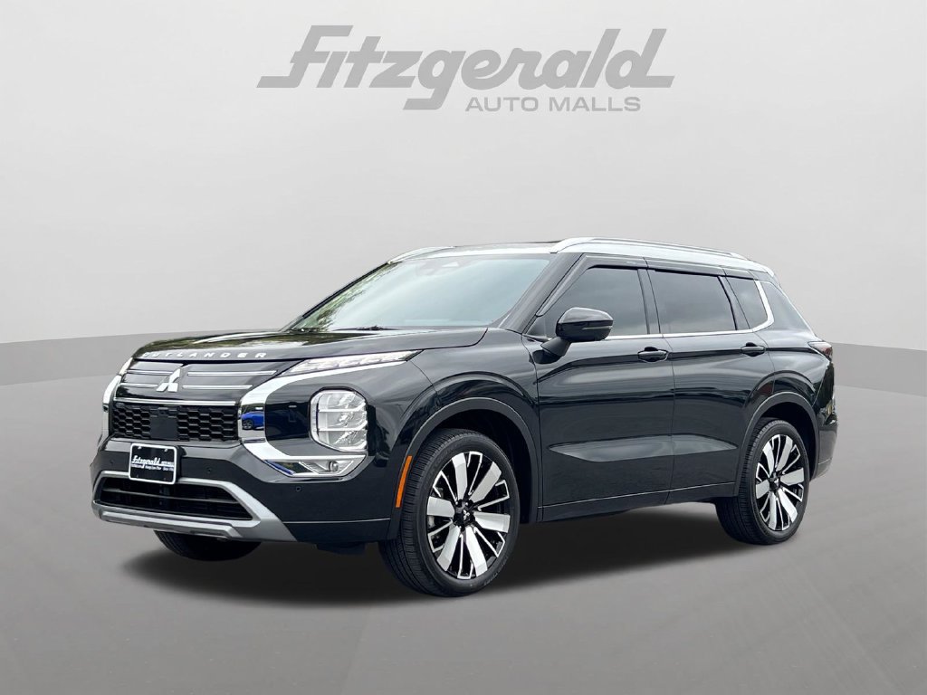 Used 2025 Mitsubishi Outlander AWD image 2