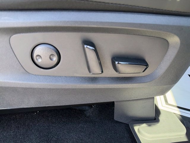 Used 2025 Nissan Pathfinder Platinum AWD/4WD image 37