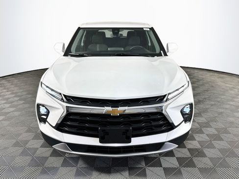 Used 2026 Chevrolet Blazer LT FWD image 2