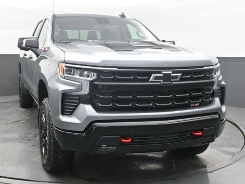 Used 2026 Chevrolet Silverado 1500 LT Trail Boss w/ LT Trail Boss Premium Package AWD/4WD image 3