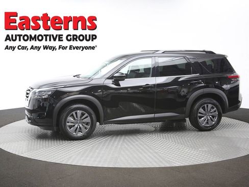 Used 2025 Nissan Pathfinder SV FWD image 60