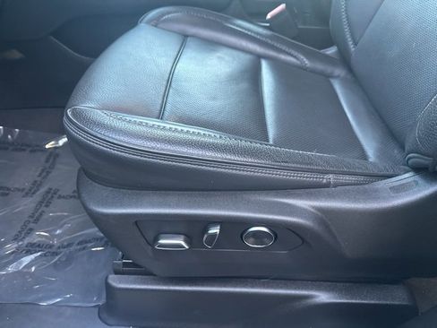 Used 2024 GMC Yukon XL Denali w/ Denali Reserve Package image 23