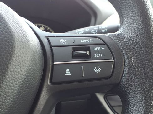 Used 2023 Honda HR-V LX image 23