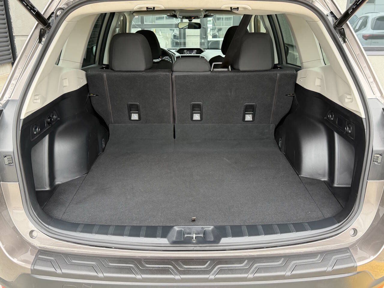 Used 2022 Subaru Forester Premium AWD/4WD image 32