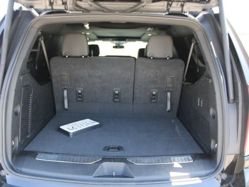 Used 2024 Chevrolet Suburban RST RWD image 10