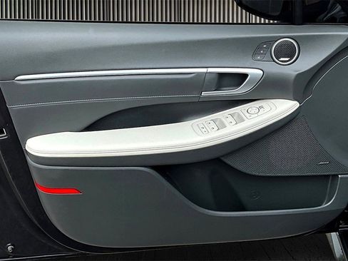 Used 2024 Hyundai Sonata Limited image 22