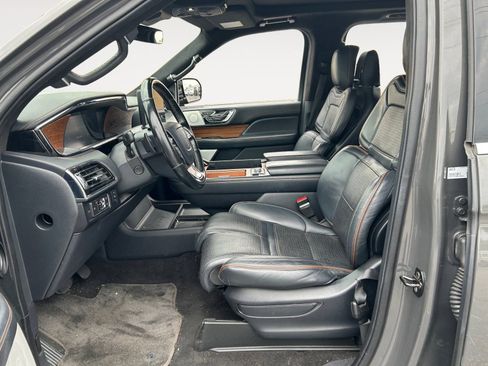 Used 2022 Lincoln Navigator Black Label AWD/4WD image 9