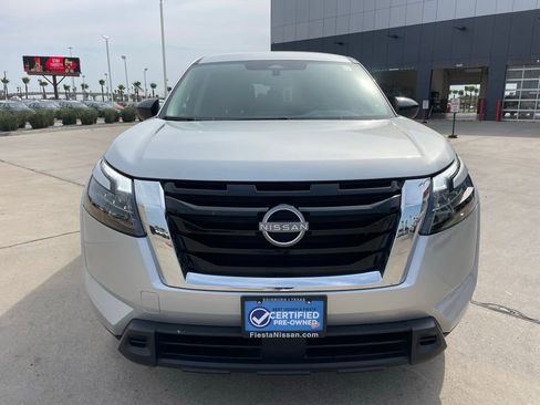 Certified 2024 Nissan Pathfinder S FWD image 6