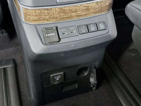 Certified 2025 Toyota Sienna Platinum AWD/4WD image 24