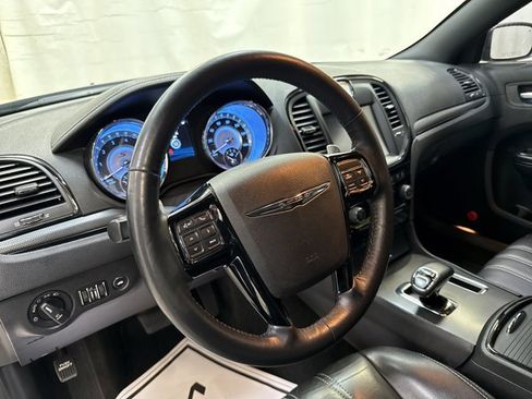 Used 2014 Chrysler 300 S w/ Luxury Group image 27