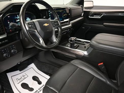 Used 2025 Chevrolet Silverado 1500 LTZ AWD/4WD image 18