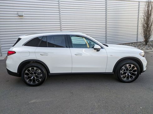 New 2025 Mercedes-Benz GLC 350e 4MATIC image 2