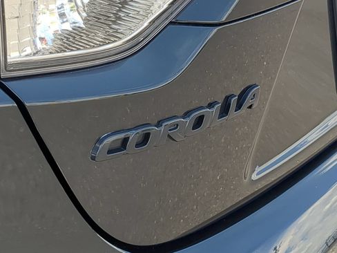 Used 2021 Toyota Corolla SE w/ SE Premium Package FWD image 30