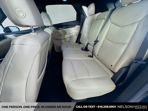 Used 2017 Cadillac XT5 FWD image 23