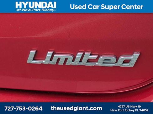 Used 2020 Hyundai Elantra Limited FWD image 12