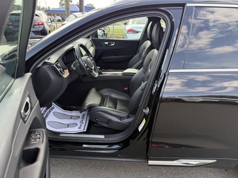 Used 2018 Volvo XC60 T5 Inscription w/ Luxury Seat Package AWD/4WD image 9