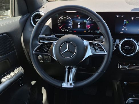 Used 2025 Mercedes-Benz GLA 250 image 19