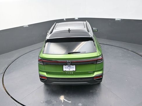 New 2026 Volkswagen Taos SE image 15