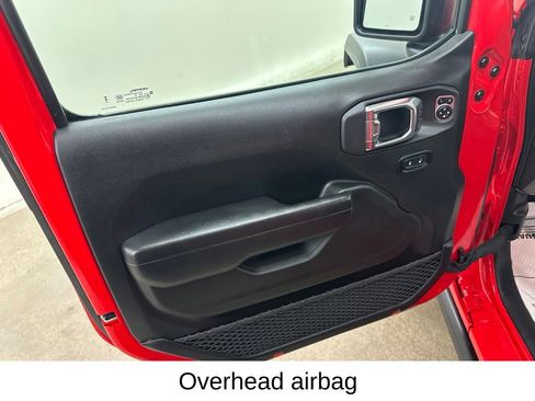 Used 2025 Jeep Wrangler Unlimited Rubicon 4xe w/ Convenience Group AWD/4WD image 33