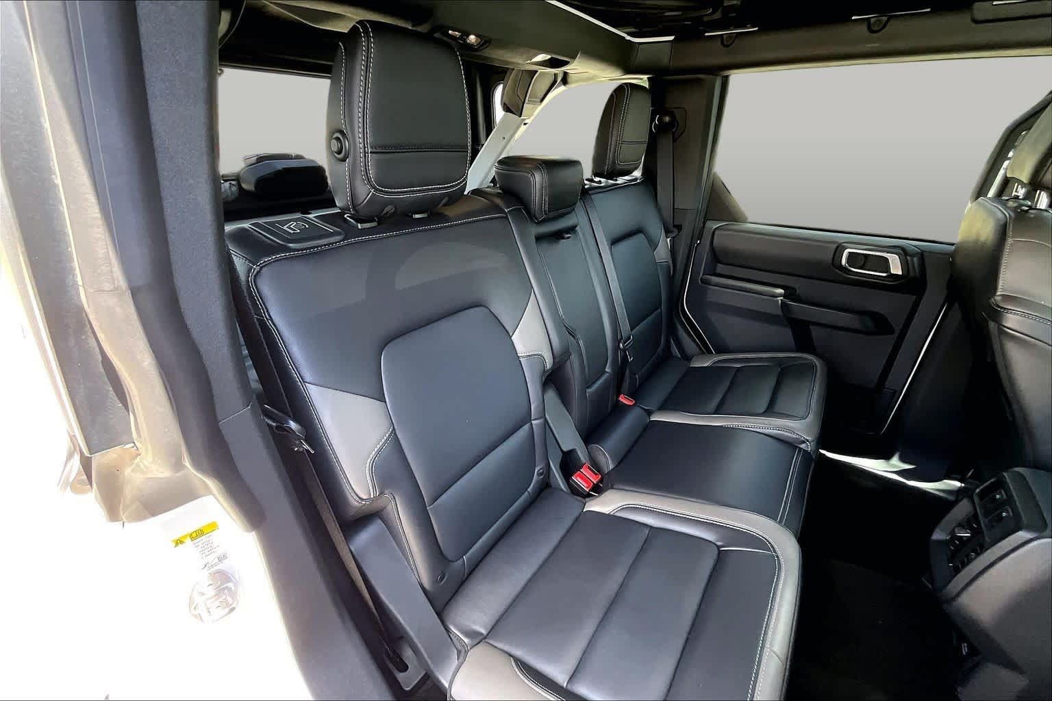 Used 2025 Ford Bronco Outer Banks AWD/4WD image 19