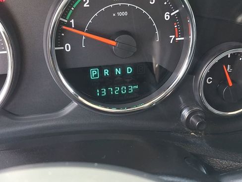 Used 2015 Jeep Wrangler Unlimited Sahara w/ Connectivity Group image 20